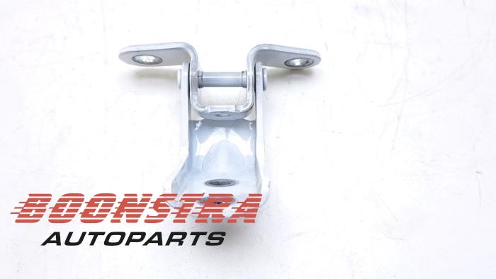 Bản Nề Cánh Cửa Trước Trái - Trên Kia Morning / Picanto Mã phụ tùng 793101Y000
