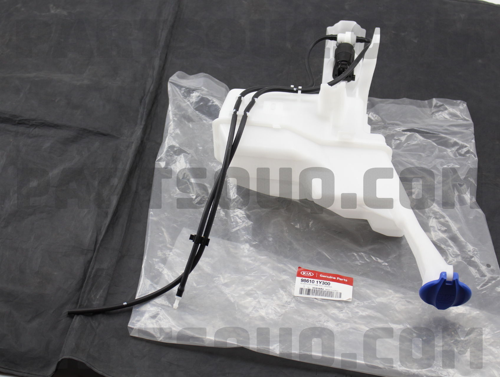 Bình Nước Rửa Kính Liền Mô Tơ Kia Carnival Mã phụ tùng 986101D100