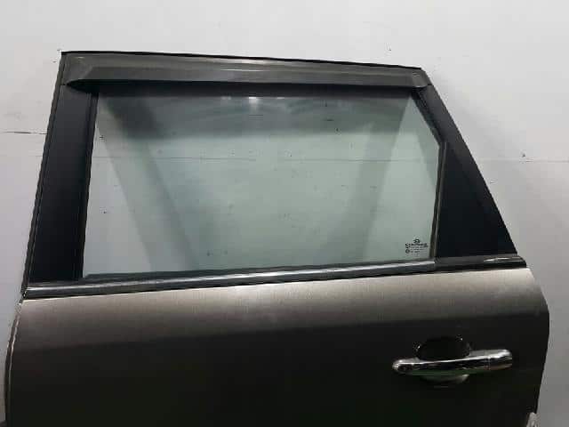 Cánh Cửa Sau Trái Kia Sorento Mã phụ tùng 770032p010