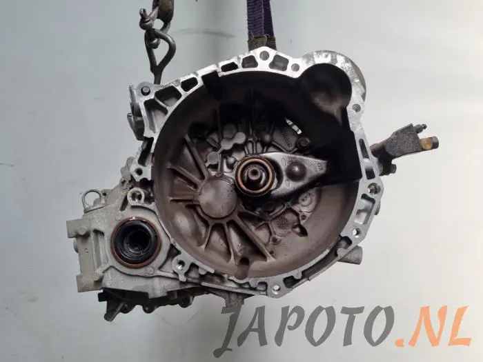 Vỏ Hộp Số Miếng Giữa 6Mt Kia K3 Mã phụ tùng 4311126200