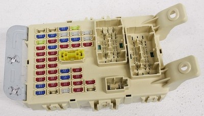 Hộp Cầu Chì Trong Xe Kia Rio Mã phụ tùng 919501w560