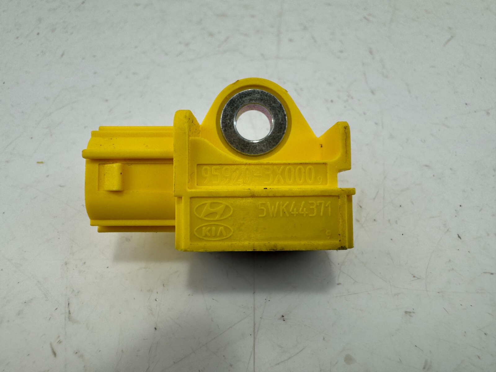 Cảm Biến Va Chạm Kia Morning / Picanto Mã phụ tùng 959203X000