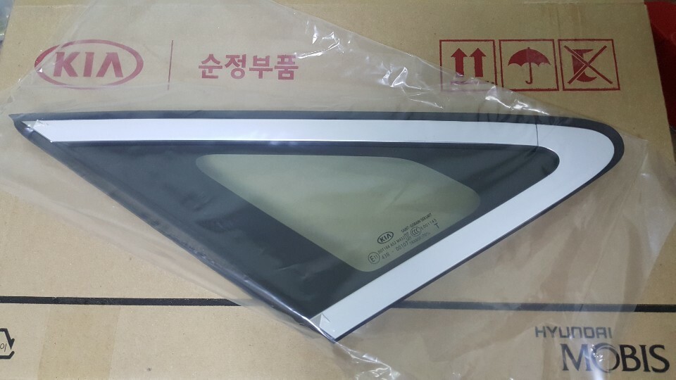 Kính Tam Giác Cửa Trước Phải Kia Grand Sedona Mã phụ tùng 86190A9110