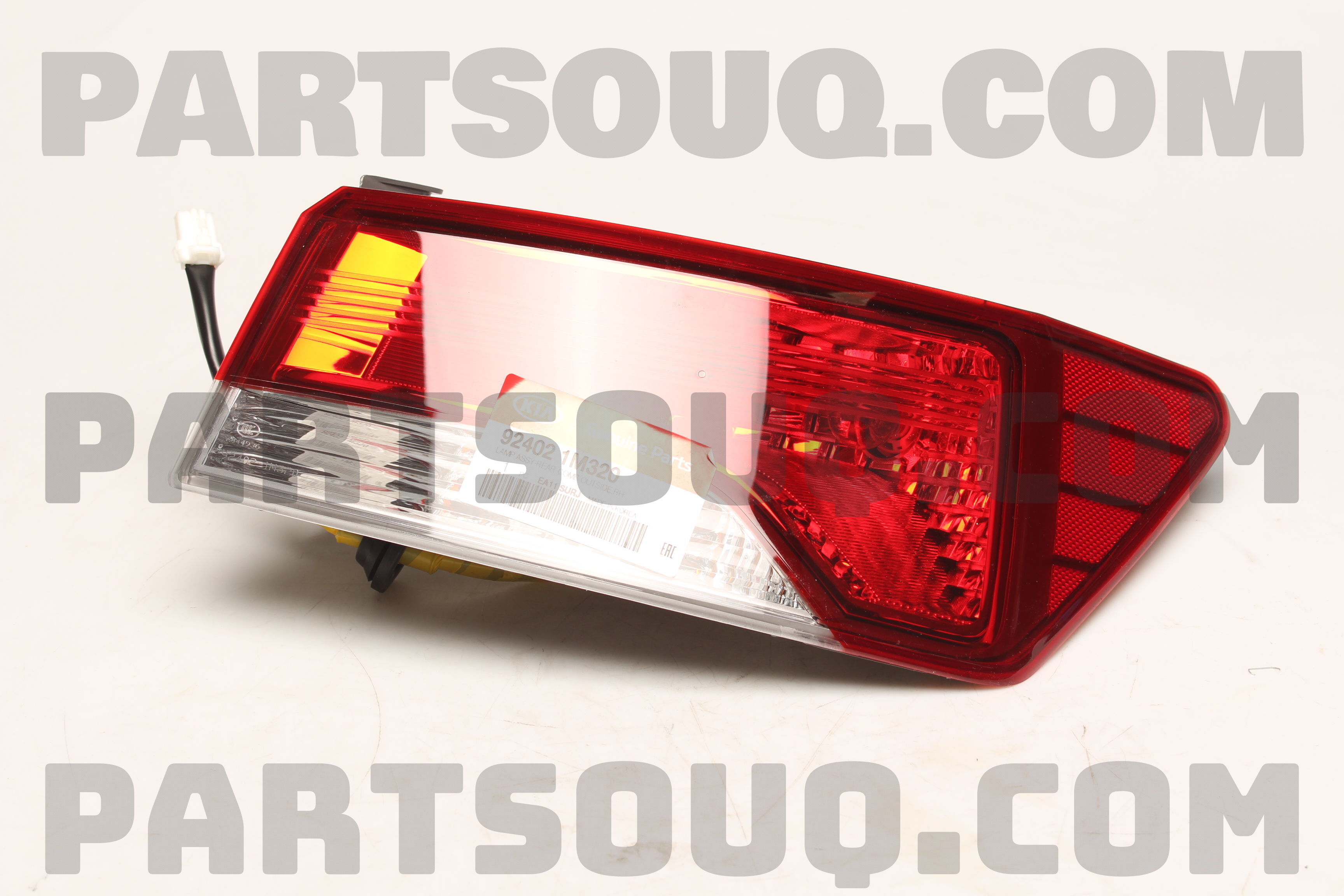 Đèn Hậu Miếng Ngoài Phải Kia koup Mã phụ tùng 924021m320