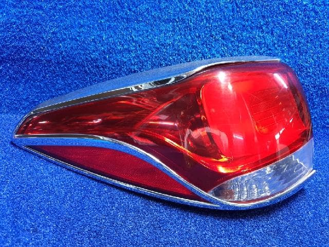 Đèn Hậu Miếng Ngoài Trái Kia Carens / rondo Mã phụ tùng 92401a4000