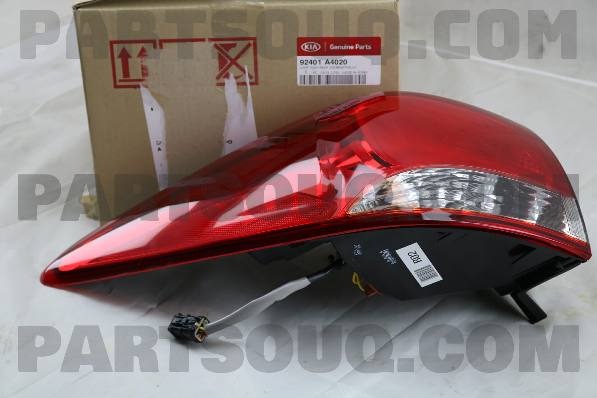 Đèn Hậu Miếng Ngoài Trái Kia Carens / rondo Mã phụ tùng 92401a4020