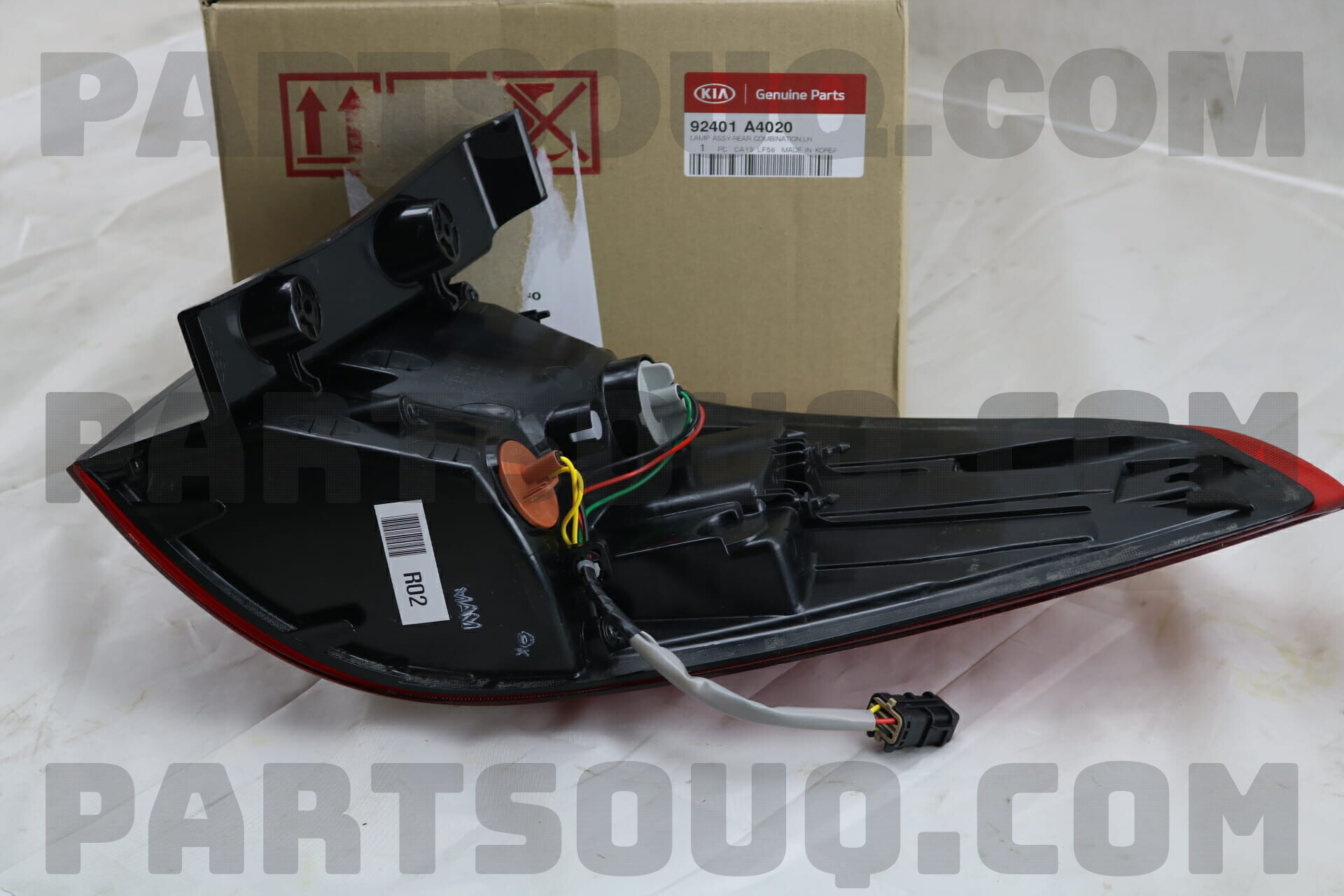 Đèn Hậu Miếng Ngoài Trái Kia Carens / rondo Mã phụ tùng 92401a4020