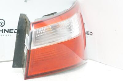 Đèn Hậu Ngoài Phải Không Led Kia Rio Mã phụ tùng 924021W000