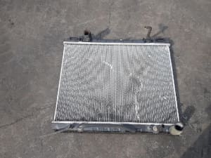 Két Nước At Kia Sorento Mã phụ tùng 253103E910