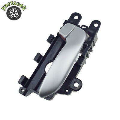 Tay Mở Cửa Trong Phải Kia Forte / Cerato Mã phụ tùng 82620a7010cr