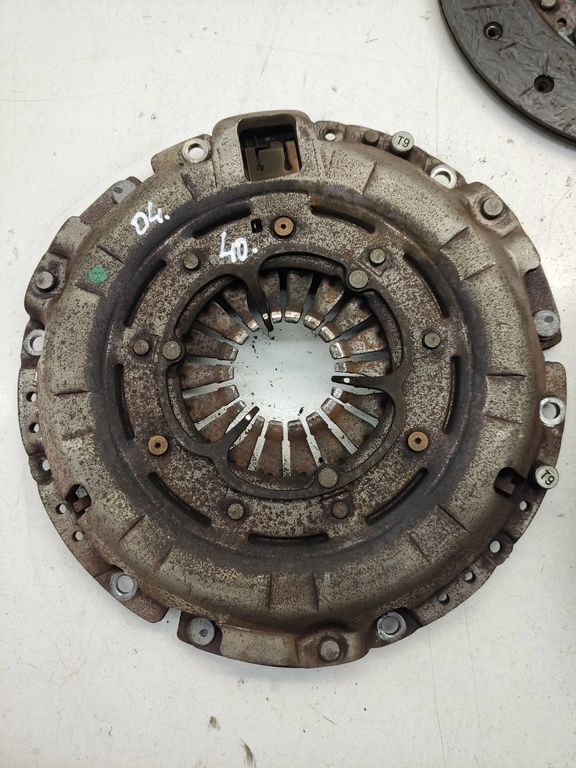 Bánh Đà Mt Kia Carens / rondo Mã phụ tùng 232002A854