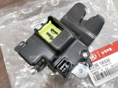 Ổ Khóa Ngậm Cốp Hậu Kia Rio Mã phụ tùng 812301w030