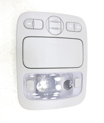 Công Tắc Đèn Trần Có Cửa Sổ Trời Kia Carnival Mã phụ tùng 928104D060QW