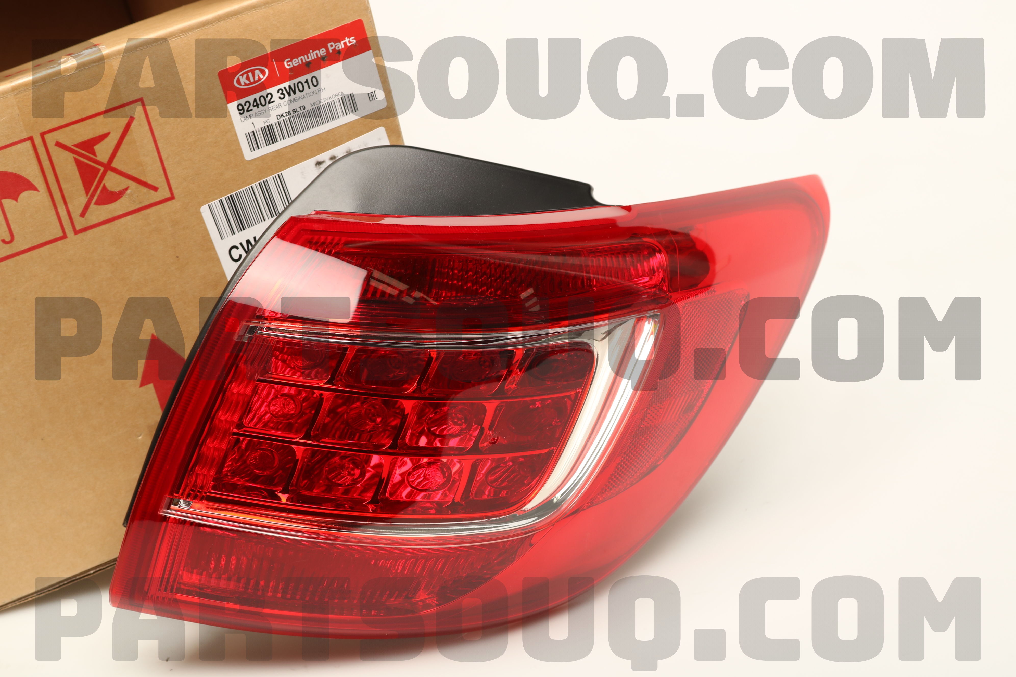 Đèn Hậu Miếng Ngoài Phải Kia Sportage Mã phụ tùng 924023w010