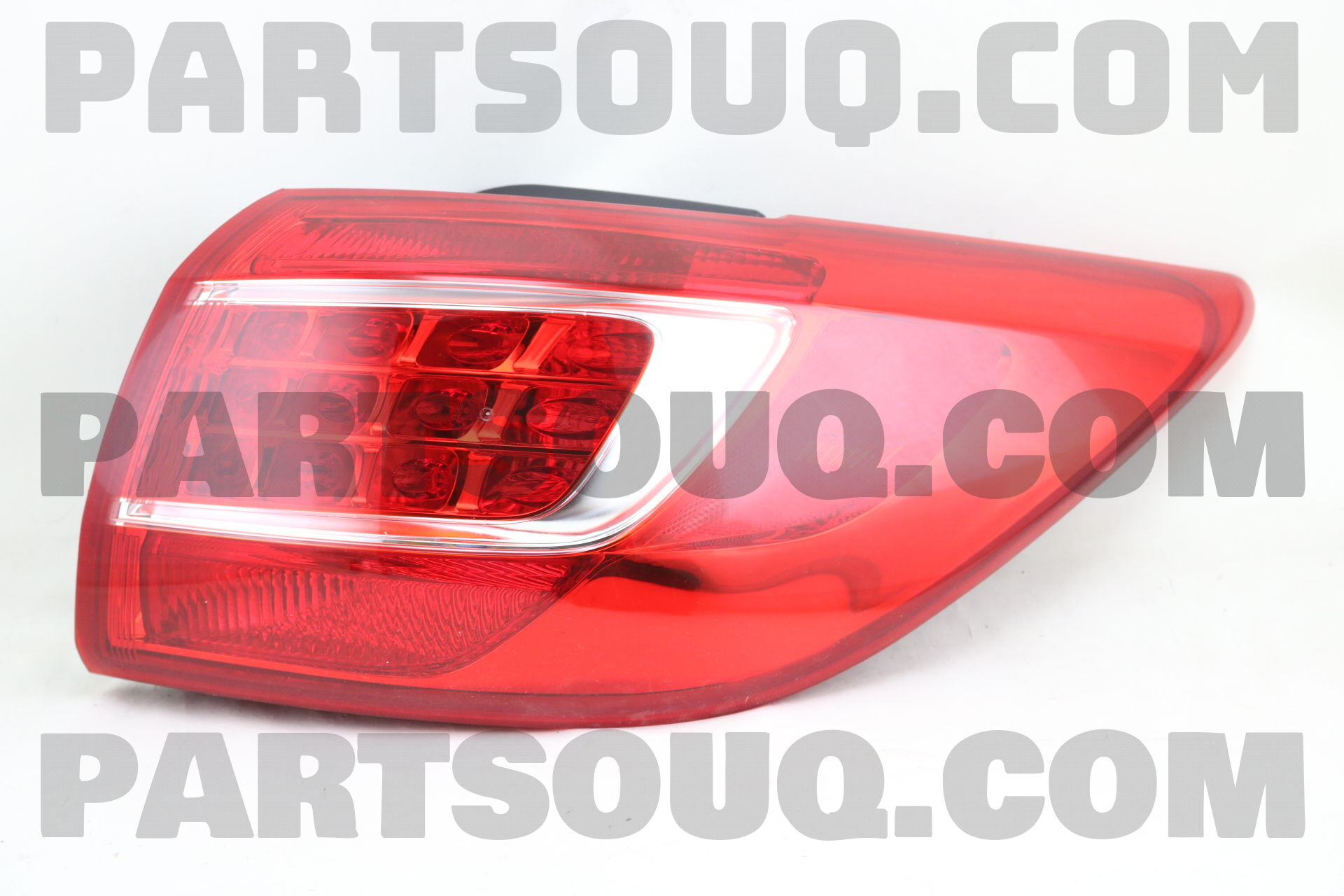 Đèn Hậu Miếng Ngoài Phải Kia Sportage Mã phụ tùng 924023w010