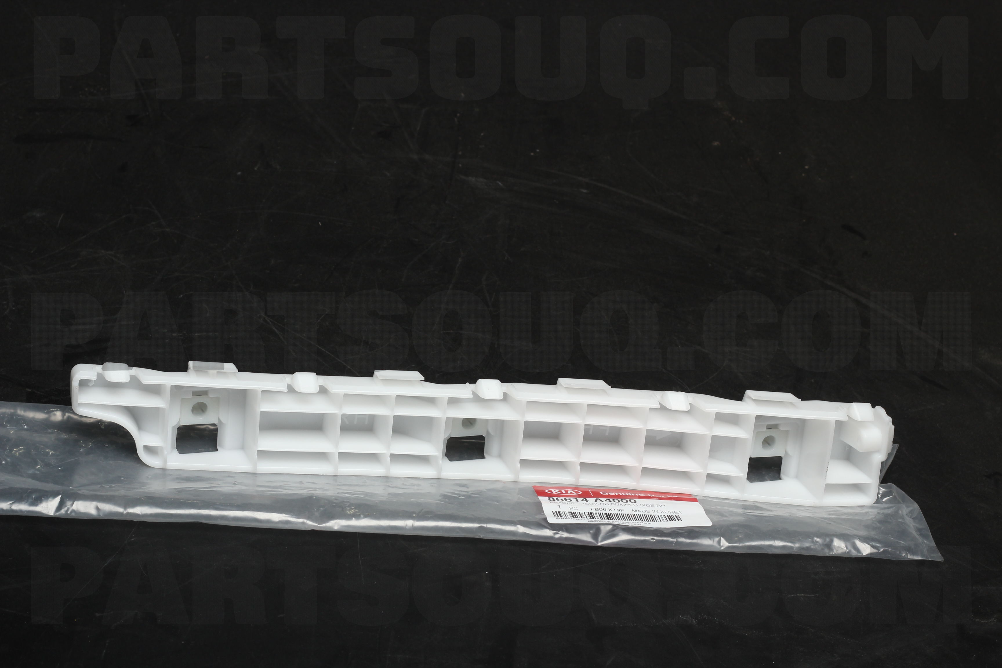 Nẹp Cài Cản Sau Phải Kia Carens / rondo Mã phụ tùng 86614a4000