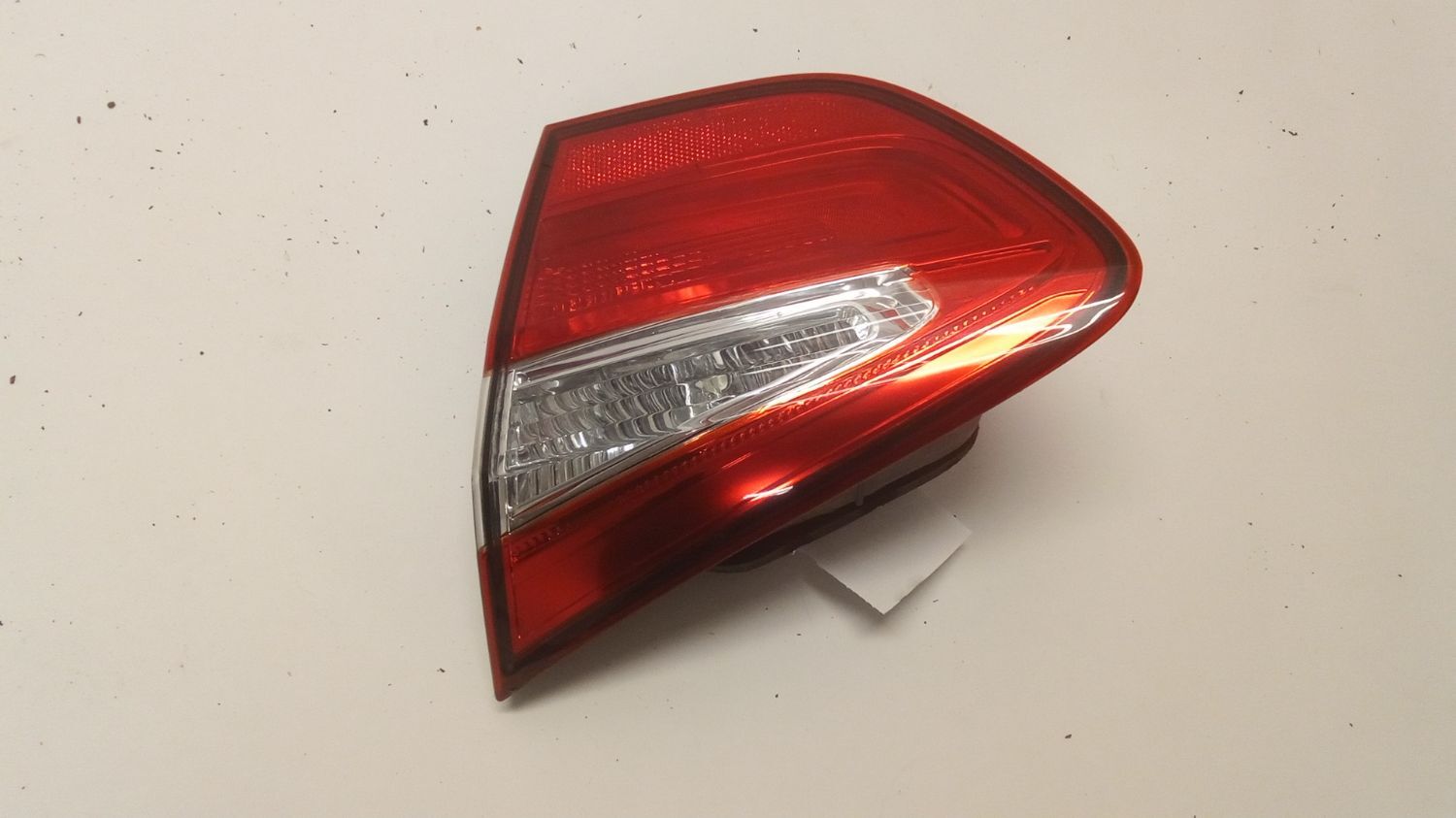 Đèn Hậu Miếng Trong Phải Có Led - 5 Cửa Kia Rio Mã phụ tùng 924041W260