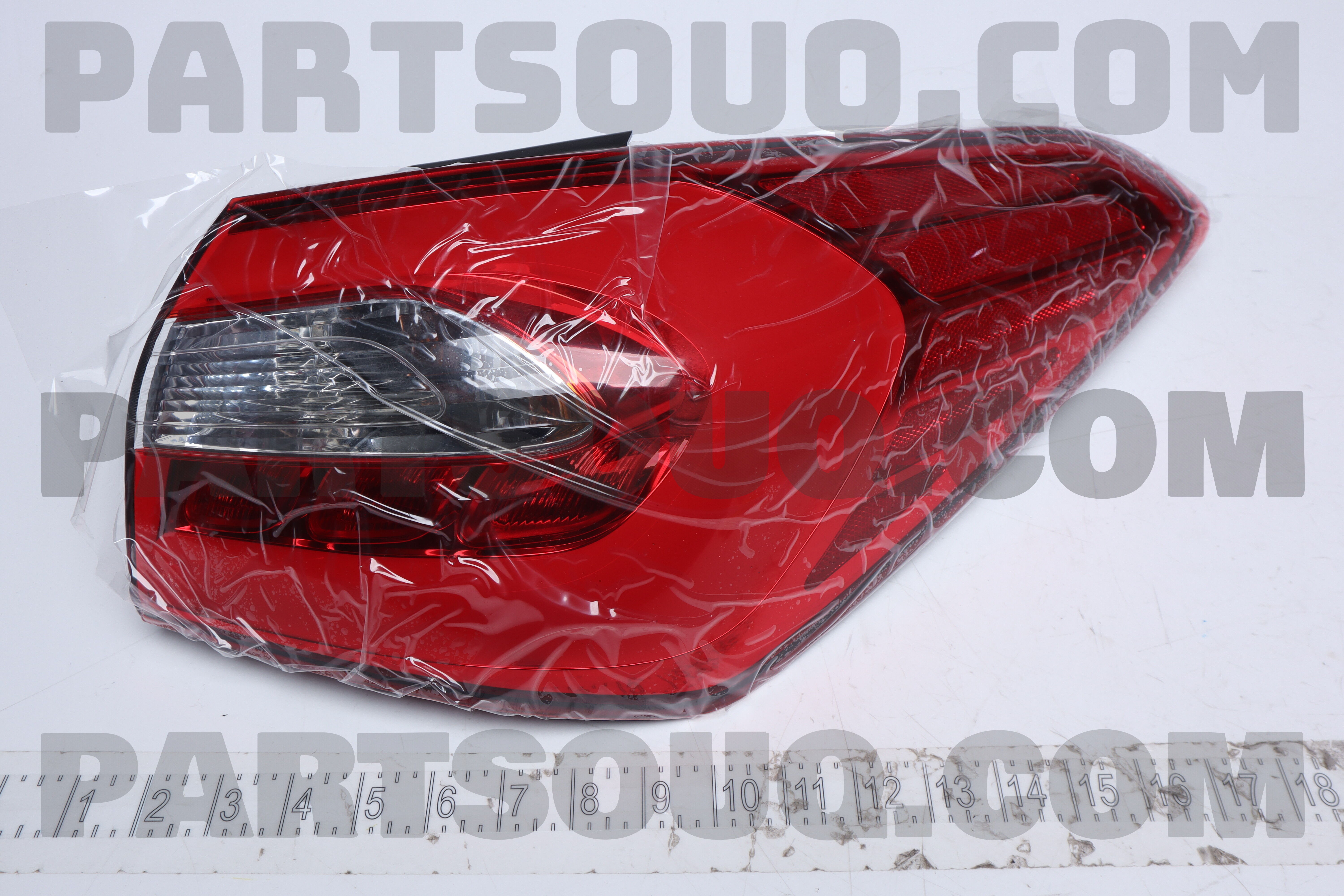 Đèn Hậu Miếng Ngoài Phải Kia K3 Mã phụ tùng 92402a7310