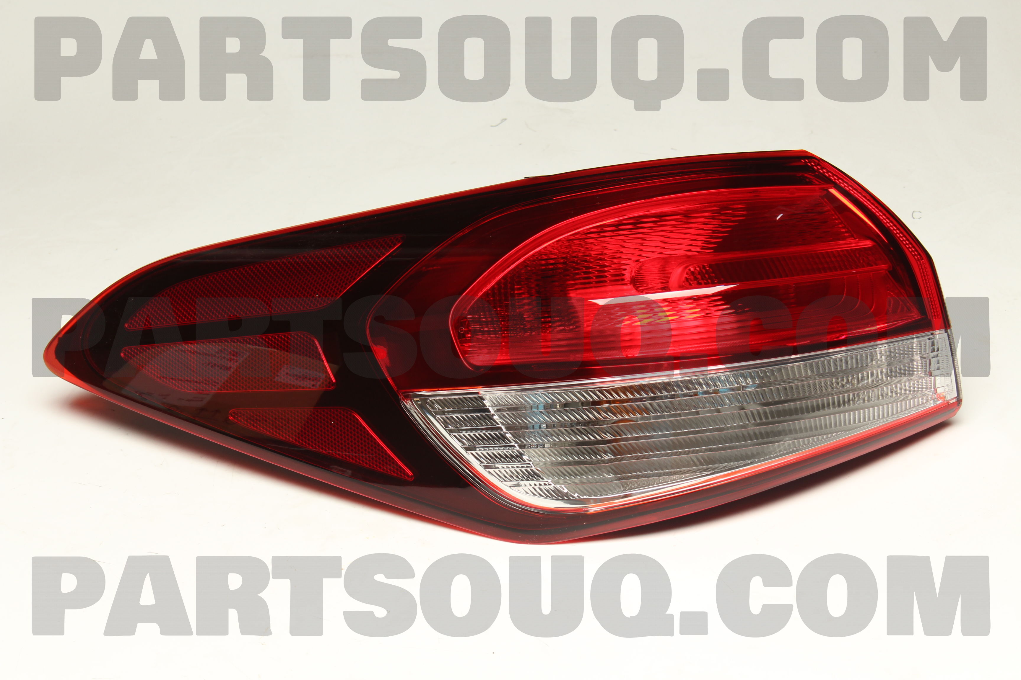Đèn Hậu Miếng Ngoài Trái Không Led Kia Forte / Cerato Mã phụ tùng 92401a7600