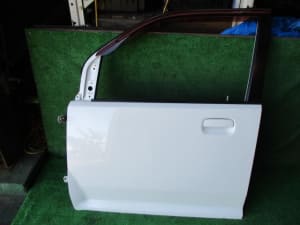 Cửa Hậu Kia Sorento Mã phụ tùng 737002p030