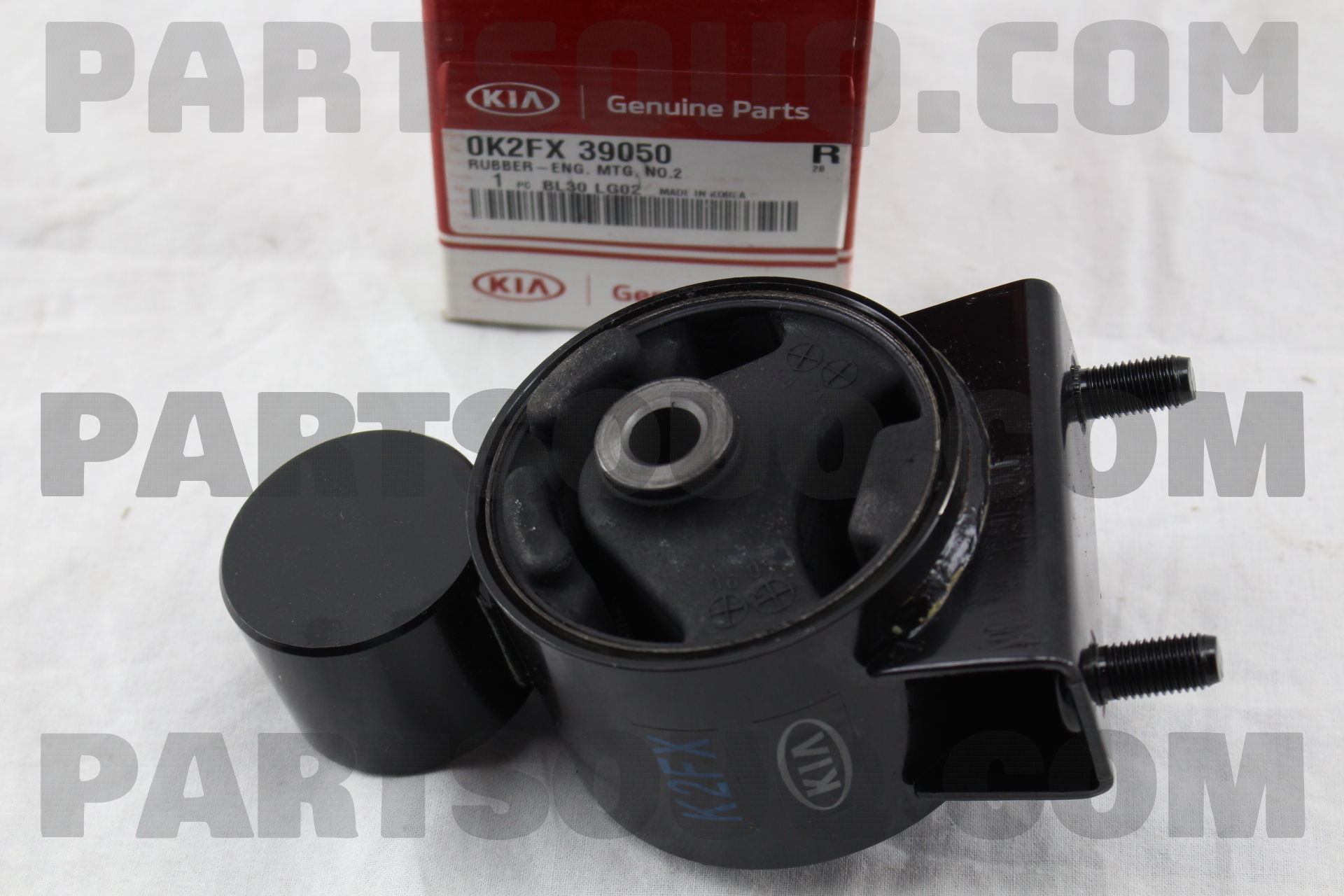 Bát Bèo Giảm Xóc Sau Trái Kia Spectra Mã phụ tùng 0K2NA28390A