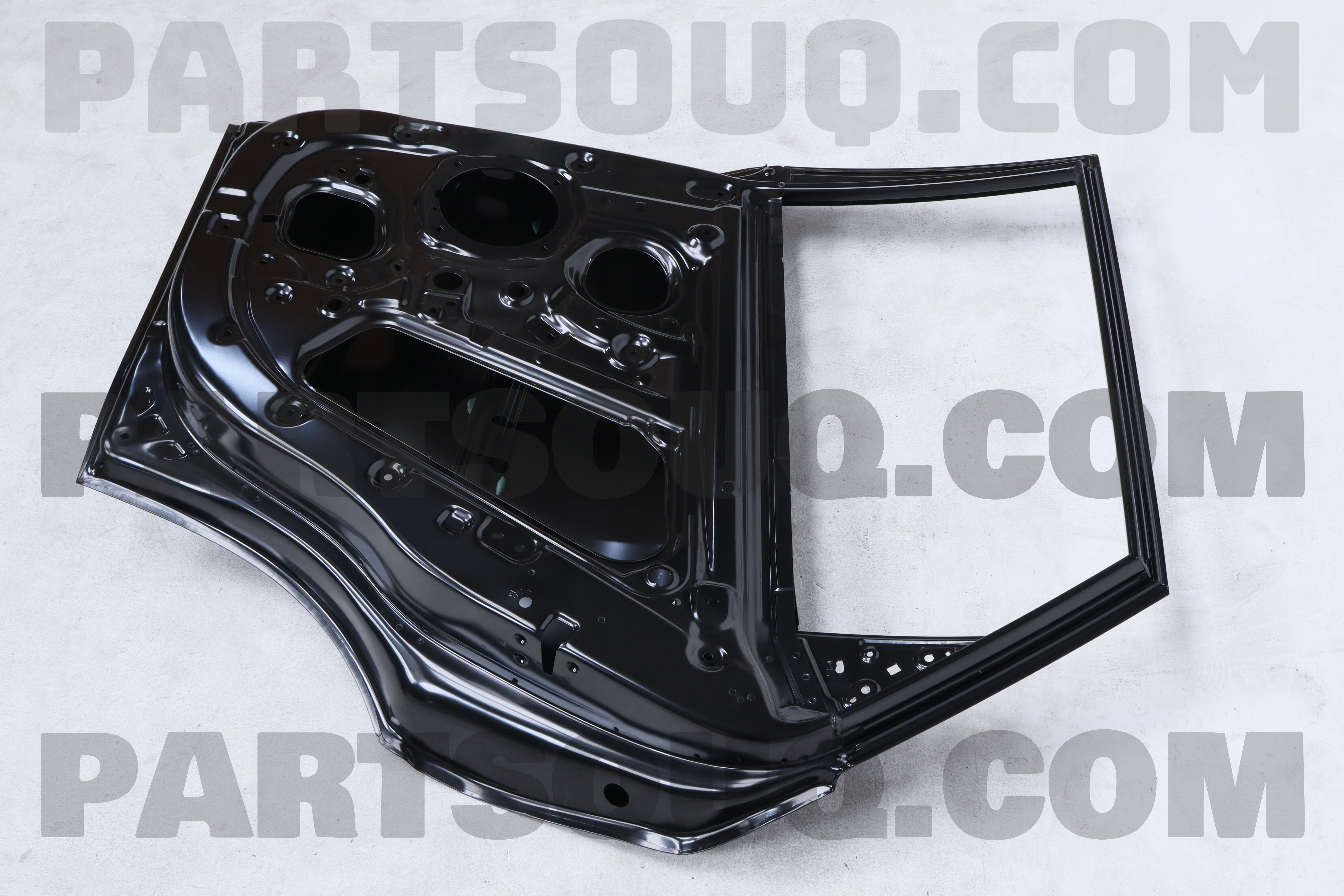 Cánh Cửa Sau Phải Kia Forte / Cerato Mã phụ tùng 77004m6000