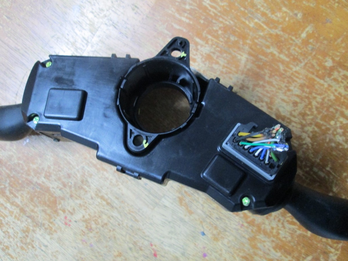 Cụm Công Tắc Gạt Mưa Và Phacos Kia Forte / Cerato Mã phụ tùng 93405M6500