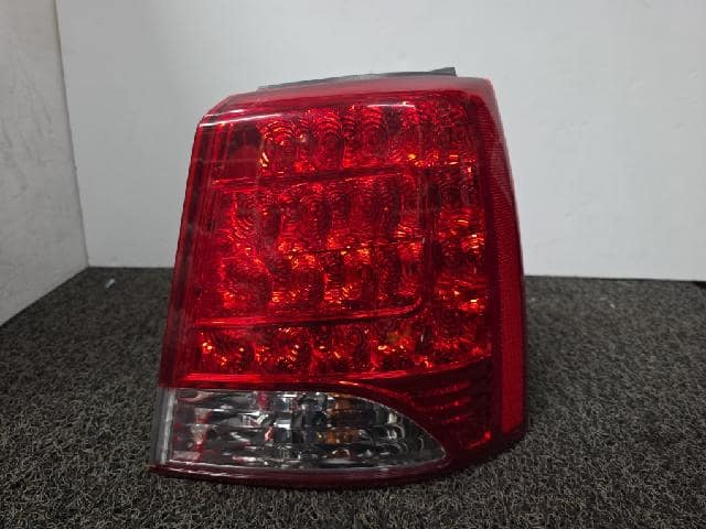 Đèn Hậu Miếng Ngoài Phải Kia Sorento Mã phụ tùng 924022p100