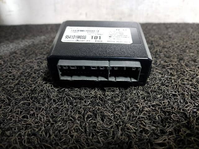 Hộp Bmc Kia Forte / Cerato Mã phụ tùng 954101M000