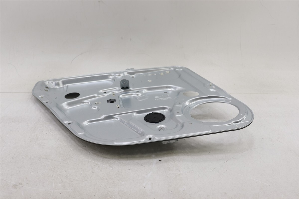 Compa Nâng Hạ Kính Cánh Cửa Sau Trái Kia Carens / rondo Mã phụ tùng 834011D010