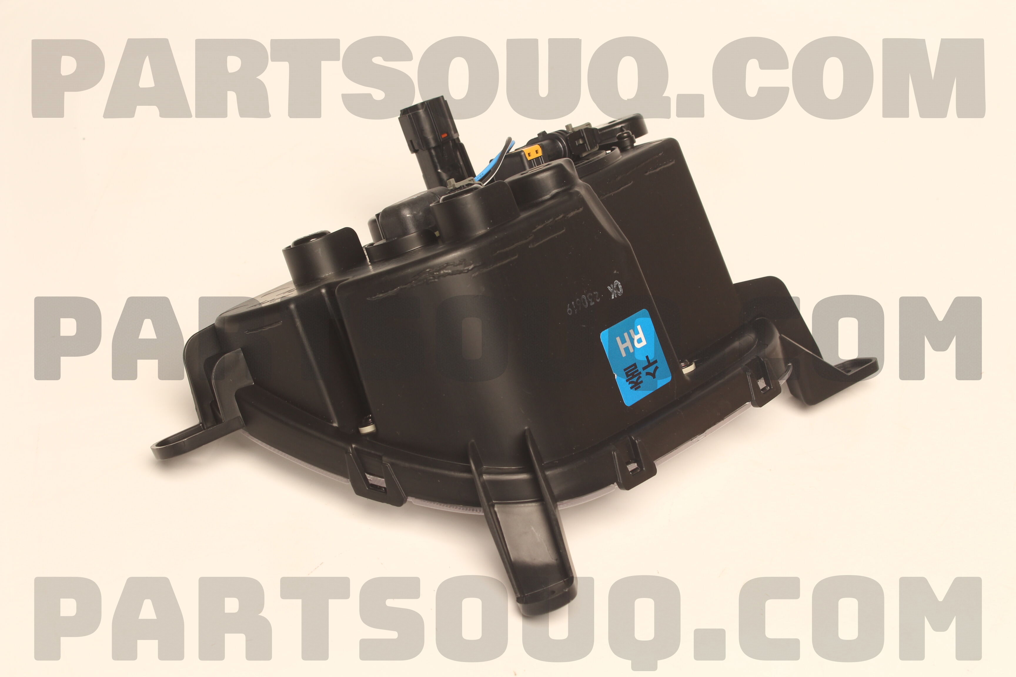 Đèn Hậu Miếng Ngoài Phải Kia Sorento Mã phụ tùng 924022P610