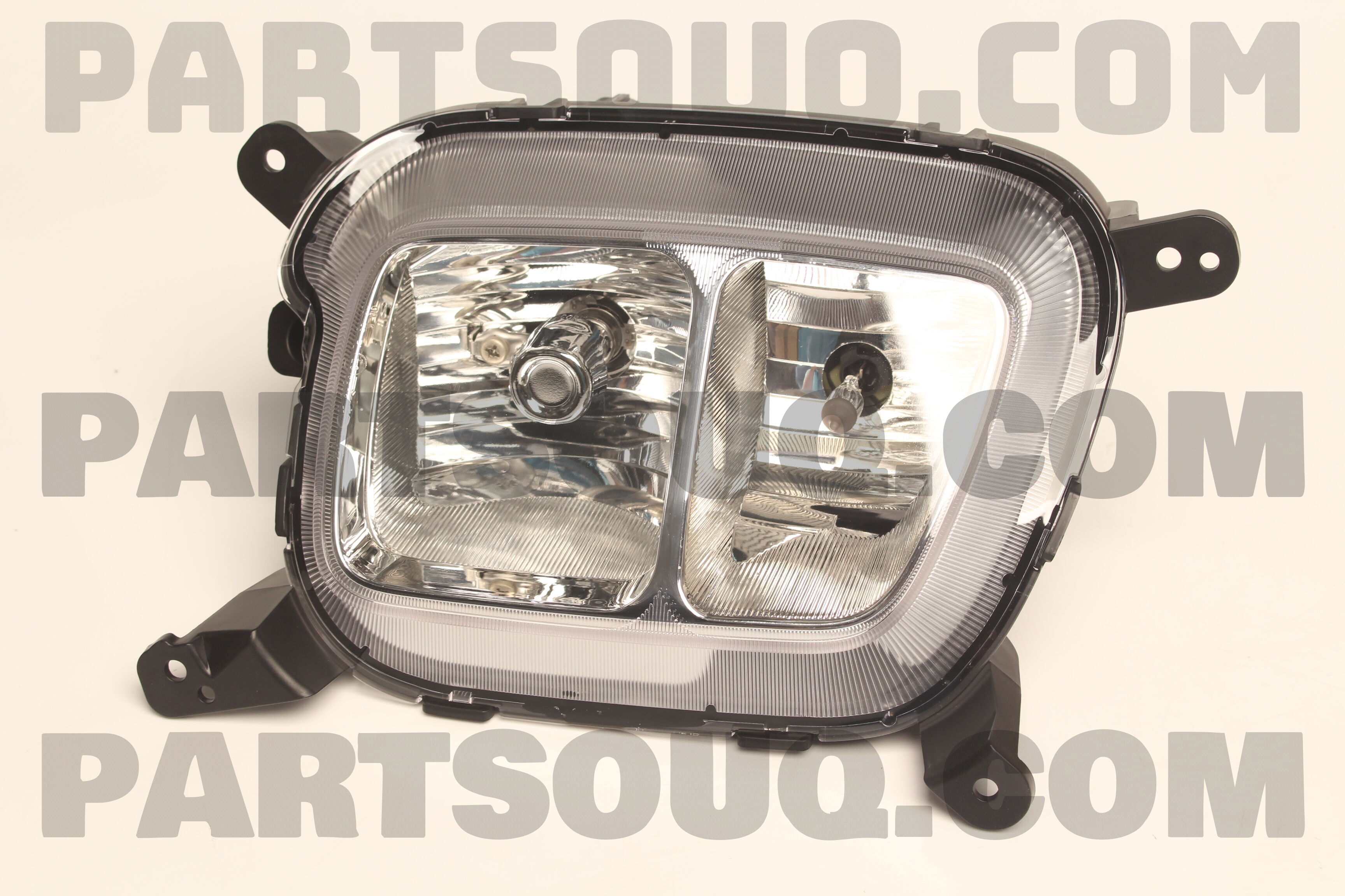 Đèn Hậu Miếng Ngoài Phải Kia Sorento Mã phụ tùng 924022P610