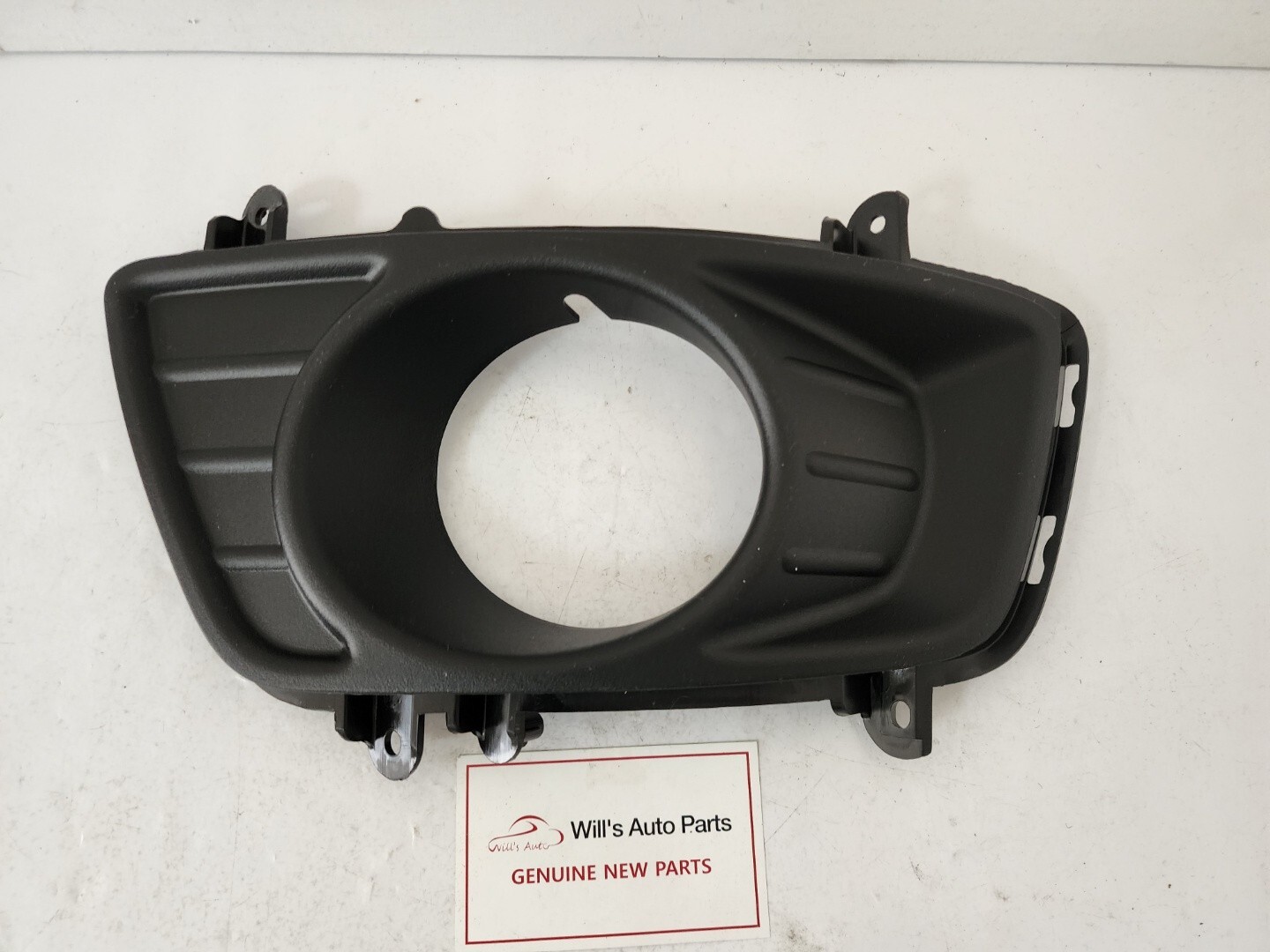 Ốp Đèn Gầm Trái - Có Lỗ Kia Carens / rondo Mã phụ tùng 865151D051