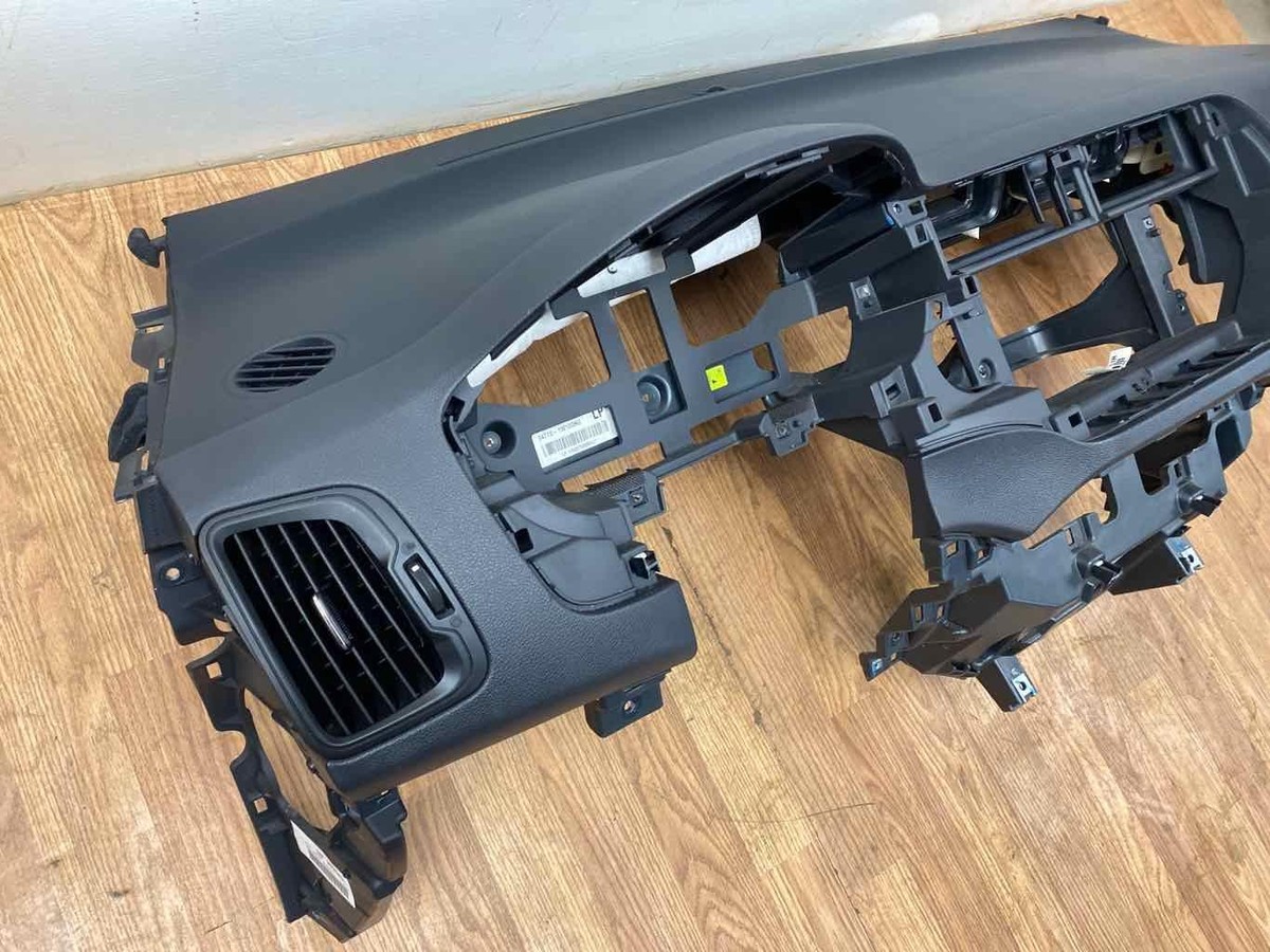 Bảng Táp Lô Trong Kia Rio Mã phụ tùng 847101W100HU