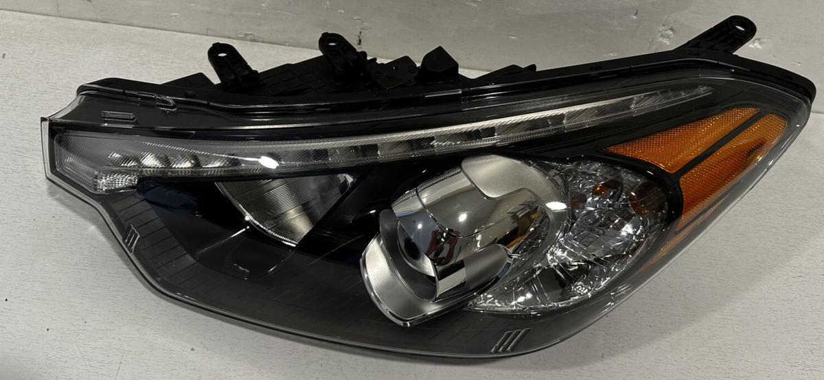 Đèn Pha Trái 8 Giắc Kia Carens / rondo Mã phụ tùng 92101a4300