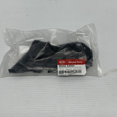 Nẹp Cài Đèn Pha Phải Kia Carens / rondo Mã phụ tùng 86552a4000